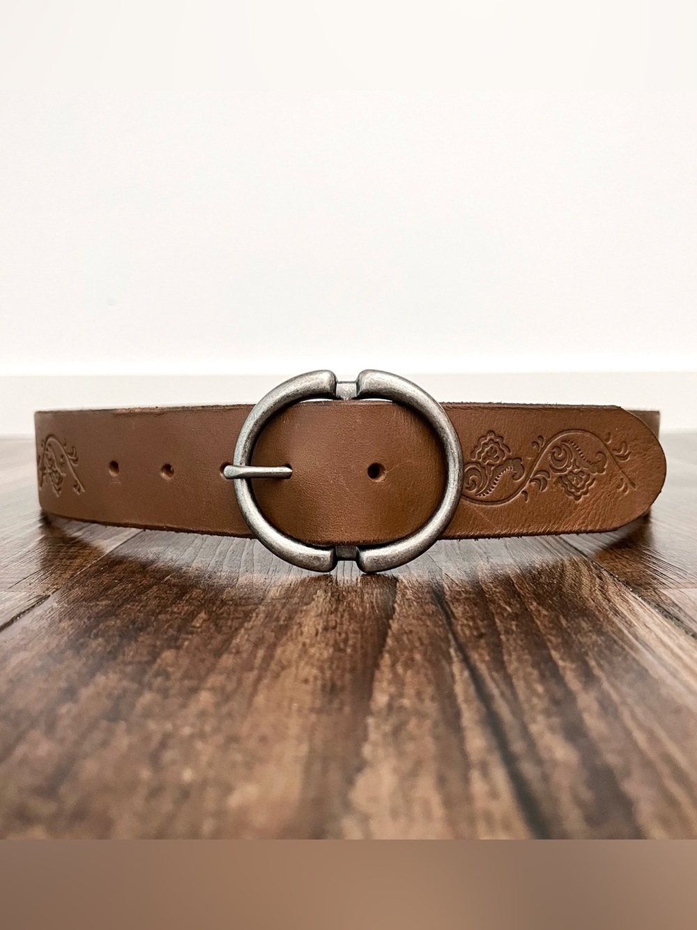 VTG Aeropostale Floral Embossed Leather Belt Boho Bohemian Size Medium Brown